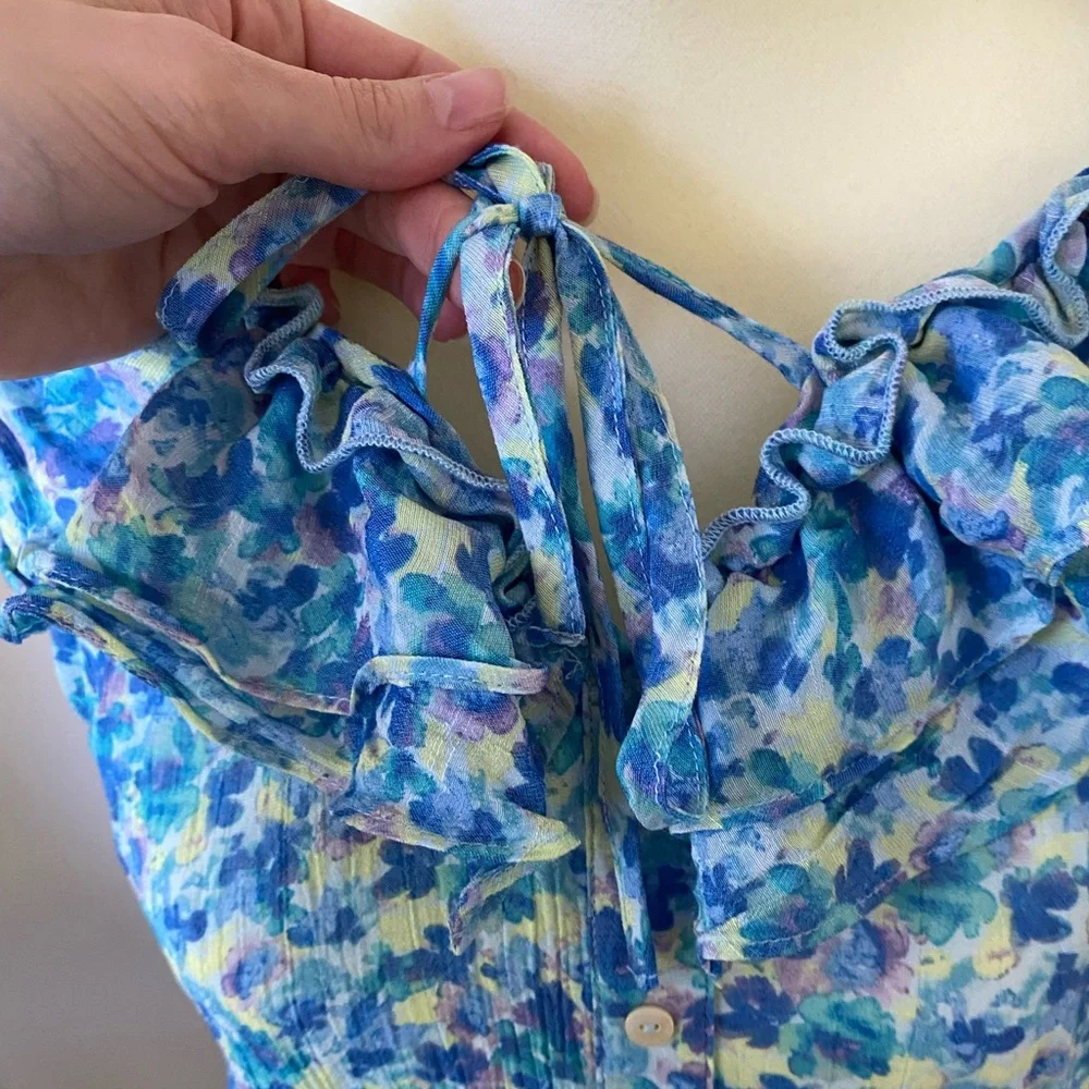 Floral Ruffle Blouse - Picture 2 of 4